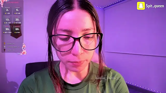 Snapshot of Spit_queen chatting on October 9, 2025, 3:18 am Spit queen online show from October 9, 2025, 3:18 am