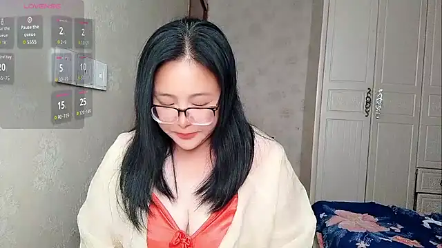 Vivianangn-e online show from June 11, 2026, 8:11 am