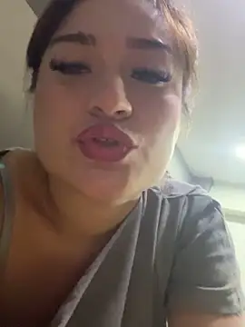 Snapshot of LuceroRm chatting on June 17, 2026, 4:34 am LuceroRm online show from June 17, 2026, 4:34 am