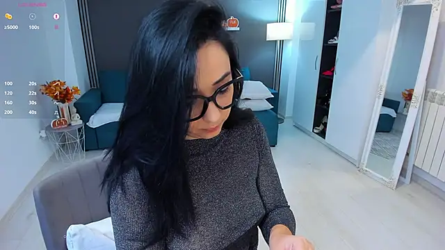 Christall StarXX online show from October 3, 2025, 7:37 pm