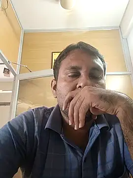 adicma123 online show from November 14, 2025, 7:12 am