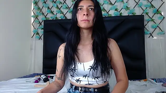 EmmaWilliamss online show from November 18, 2025, 4:21 pm