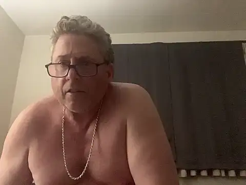 iwantutocum1X online show from February 25, 2026, 10:04 am