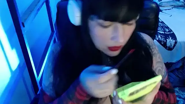Snapshot of VampGirl1 chatting on February 4, 2025, 12:08 am VampGirl1 online show from February 4, 2025, 12:08 am