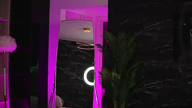 Snapshot of EllenKarter chatting on February 13, 2025, 9:49 pm EllenKarter online show from February 13, 2025, 9:49 pm