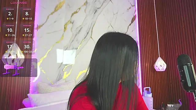 Snapshot of haylie_ chatting on February 14, 2025, 4:15 am haylie  online show from February 14, 2025, 4:15 am