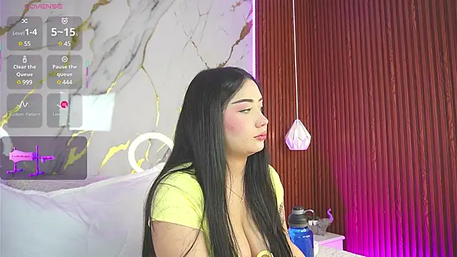 Snapshot of haylie_ chatting on February 24, 2025, 4:38 am haylie  online show from February 24, 2025, 4:38 am