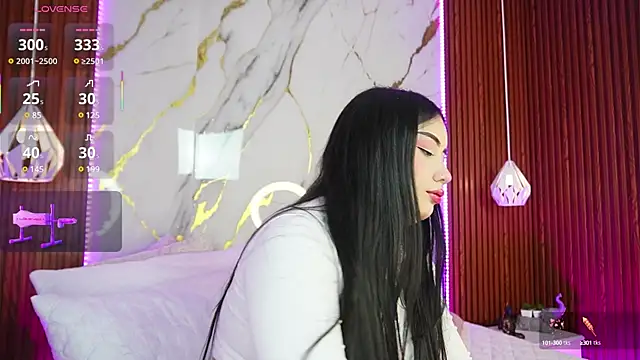 Snapshot of haylie_ chatting on March 13, 2025, 1:32 am haylie  online show from March 13, 2025, 1:32 am