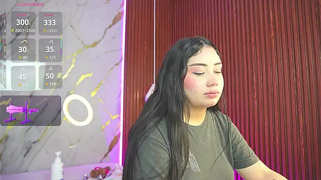 Snapshot of haylie_ chatting on March 21, 2025, 8:50 am haylie  online show from March 21, 2025, 8:50 am