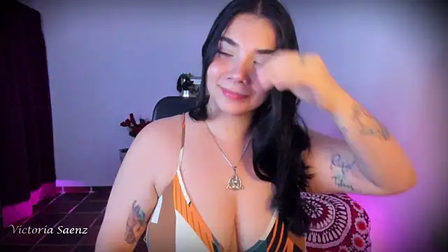 victoriaasaenz  online show from April 24, 2026, 12:34 am