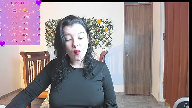 yuya ss online show from December 4, 2025, 3:00 pm