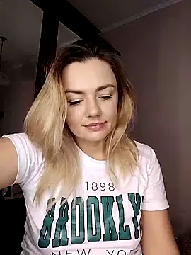 KrissSexi online show from October 24, 2025, 4:33 am