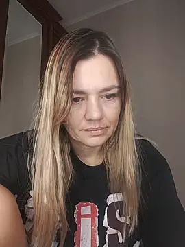 KrissSexi online show from November 18, 2025, 5:11 am