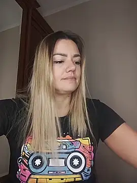 KrissSexi online show from December 4, 2025, 6:23 am