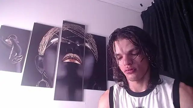 Snapshot of AlbertBernal69 chatting on October 25, 2025, 3:06 am AlbertBernal69 online show from October 25, 2025, 3:06 am