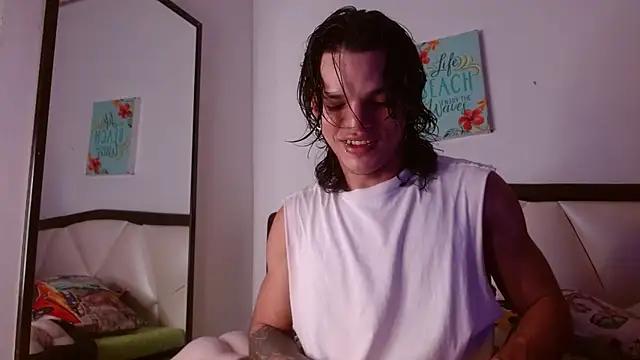 Snapshot of AlbertBernal69 chatting on October 11, 2025, 2:01 am AlbertBernal69 online show from October 11, 2025, 2:01 am