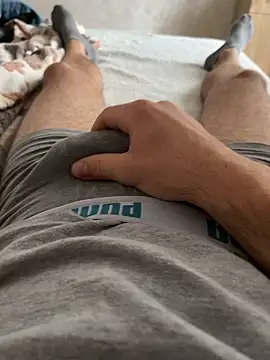 Snapshot of mihaixxx1 chatting on November 10, 2025, 10:09 am mihaixxx1 online show from November 10, 2025, 10:09 am