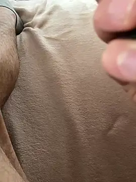 Snapshot of mihaixxx1 chatting on April 7, 2026, 9:44 am mihaixxx1 online show from April 7, 2026, 9:44 am