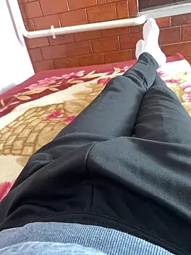 Snapshot of mihaixxx1 chatting on April 5, 2026, 12:34 pm mihaixxx1 online show from April 5, 2026, 12:34 pm