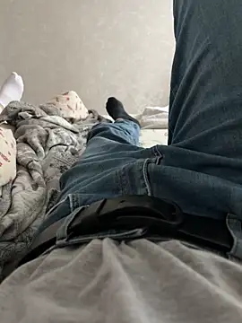 Snapshot of mihaixxx1 chatting on November 4, 2025, 11:03 am mihaixxx1 online show from November 4, 2025, 11:03 am