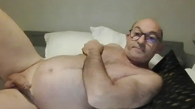 Snapshot of chrichri38@xh chatting on February 13, 2025, 10:22 pm chrichri38xh online show from February 13, 2025, 10:22 pm