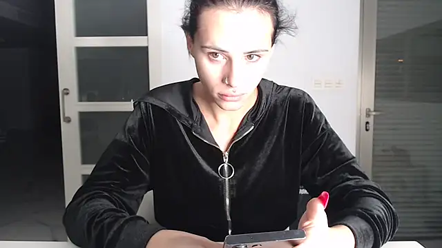 Gianina-Ts online show from February 5, 2025, 6:13 am