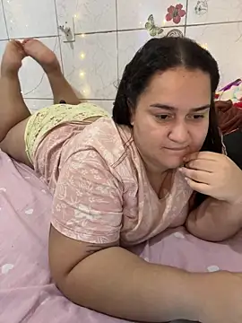 Snapshot of MinaBoss chatting on April 8, 2026, 1:40 am MinaBoss online show from April 8, 2026, 1:40 am