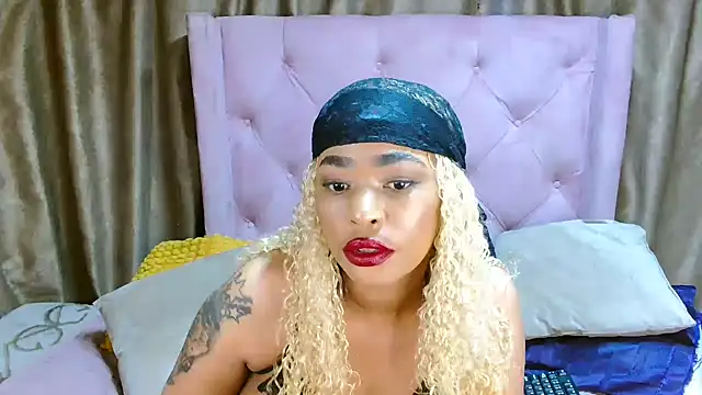 Snapshot of AFRICANGODDESSXXX chatting on September 27, 2025, 9:32 pm AFRICANGODDESSXXX online show from September 27, 2025, 9:32 pm