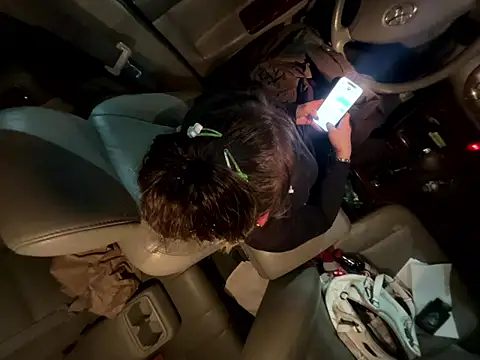 SummerBlueMoon online show from March 5, 2026, 11:07 am