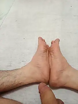 Hardapple01 online show from March 19, 2026, 3:34 pm