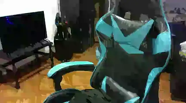 Snapshot of AngelaQueen_ chatting on March 9, 2025, 8:10 pm AngelaQueen online show from March 9, 2025, 8:10 pm