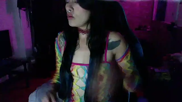 Snapshot of AngelaQueen_ chatting on September 17, 2025, 5:37 pm AngelaQueen online show from September 17, 2025, 5:37 pm