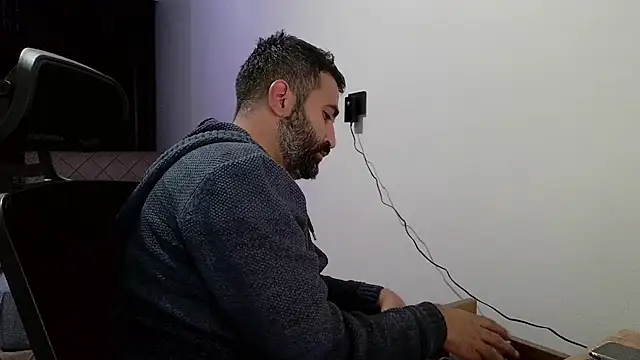 Snapshot of tgltplsr chatting on October 28, 2025, 1:17 am tgltplsr online show from October 28, 2025, 1:17 am