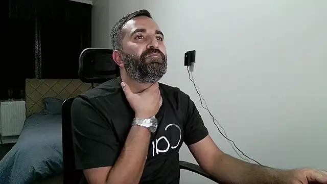 Snapshot of tgltplsr chatting on October 22, 2025, 9:24 pm tgltplsr online show from October 22, 2025, 9:24 pm