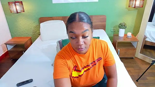 Snapshot of dannaahbrown chatting on October 10, 2025, 8:31 pm dannaahbrown online show from October 10, 2025, 8:31 pm