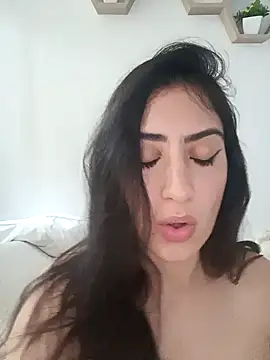 Snapshot of MIYESSI chatting on March 30, 2026, 9:27 pm MIYESSI online show from March 30, 2026, 9:27 pm