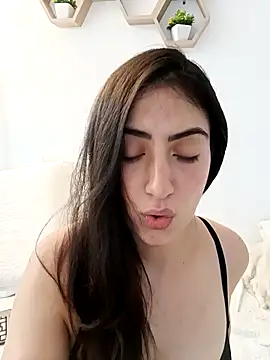 Snapshot of MIYESSI chatting on April 15, 2026, 5:50 pm MIYESSI online show from April 15, 2026, 5:50 pm