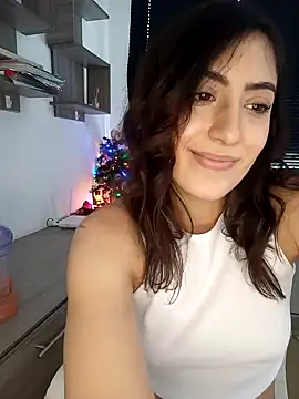 Snapshot of MIYESSI chatting on January 18, 2025, 8:40 pm MIYESSI online show from January 18, 2025, 8:40 pm