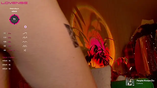 Snapshot of IttyKitty chatting on April 9, 2026, 1:07 am IttyKitty online show from April 9, 2026, 1:07 am