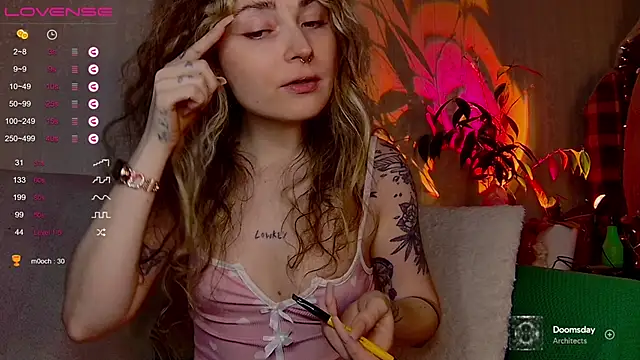 Snapshot of IttyKitty chatting on April 15, 2026, 11:49 pm IttyKitty online show from April 15, 2026, 11:49 pm