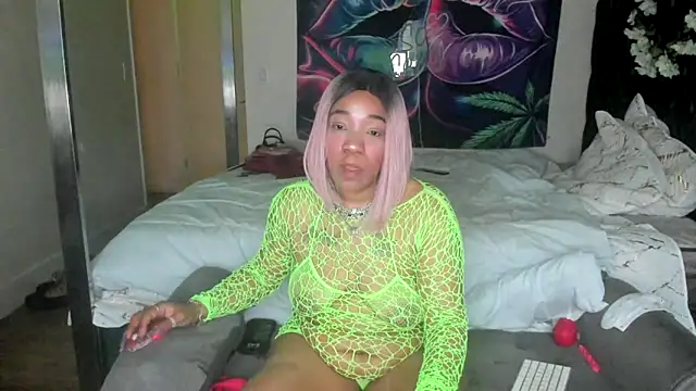 Snapshot of YasmineMinaj chatting on April 15, 2026, 10:43 pm YasmineMinaj online show from April 15, 2026, 10:43 pm