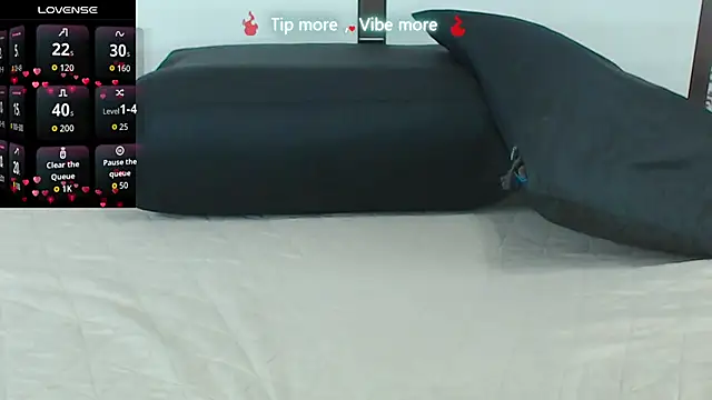 MissMilla online show from October 10, 2025, 5:41 am