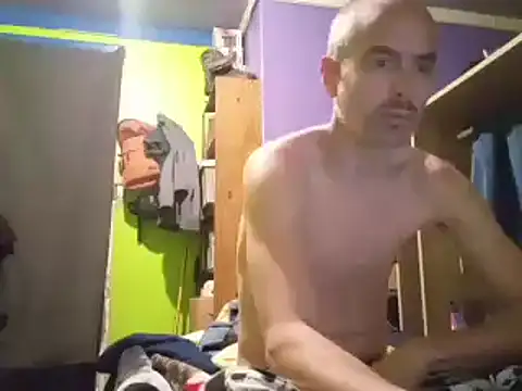 Snapshot of JunkieLiLMethWhore chatting on March 18, 2025, 4:51 am JunkieLiLMethWhore online show from March 18, 2025, 4:51 am