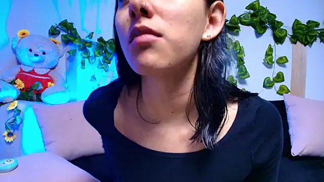 tati cardenas online show from November 22, 2025, 4:44 am