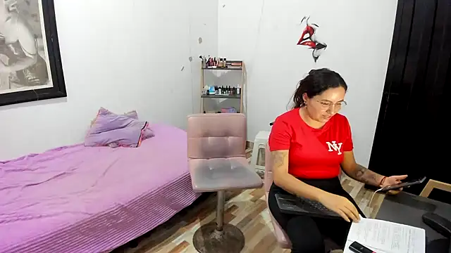  girls on fire  online show from March 27, 2026, 10:43 pm