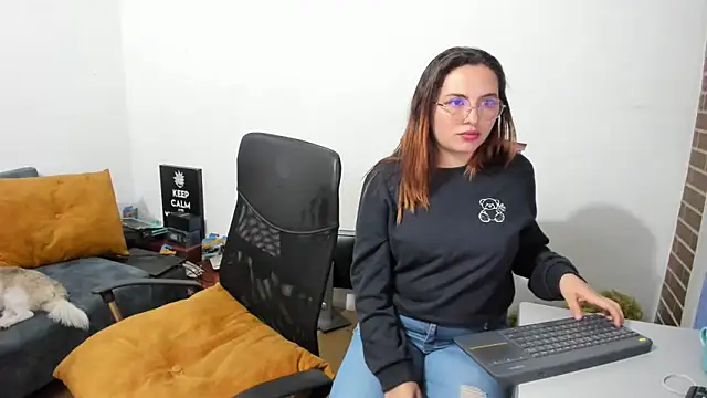 Snapshot of _girls_on_fire_ chatting on March 1, 2025, 2:26 am girls on fire online show from March 1, 2025, 2:26 am