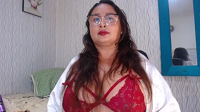 Snapshot of NadiaWhite chatting on February 22, 2025, 6:52 pm NadiaWhite online show from February 22, 2025, 6:52 pm