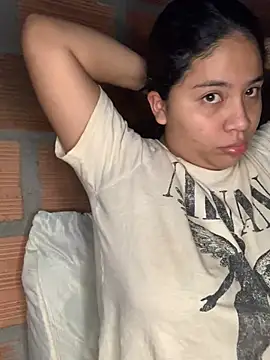 Snapshot of moncerrat_luna chatting on January 21, 2025, 11:56 am moncerrat luna online show from January 21, 2025, 11:56 am