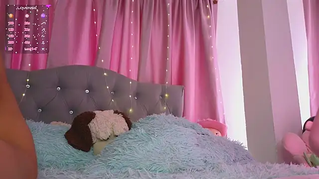 Snapshot of Emiily_Scott1 chatting on February 7, 2025, 4:14 pm Emiily Scott1 online show from February 7, 2025, 4:14 pm