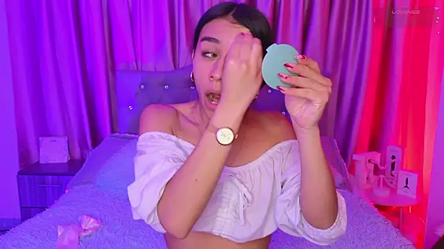 Snapshot of Emiily_Scott1 chatting on February 5, 2026, 12:17 am Emiily Scott1 online show from February 5, 2026, 12:17 am